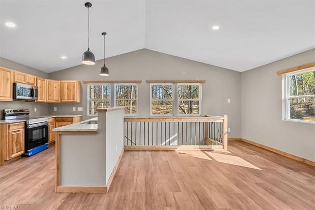 3499 Ridgewood Court, Winston-salem, NC 27107