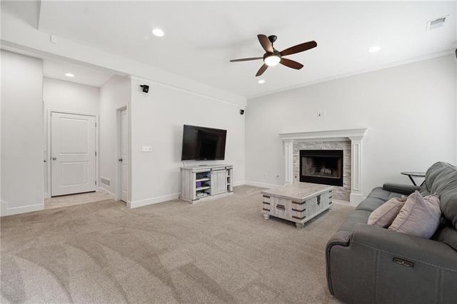 12104 E 68th Terrace, Kansas City, MO 64133