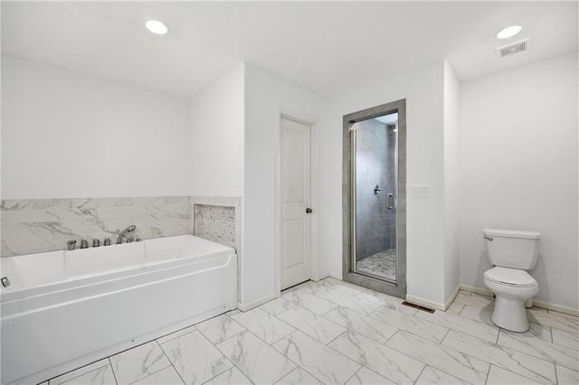 12104 E 68th Terrace, Kansas City, MO 64133