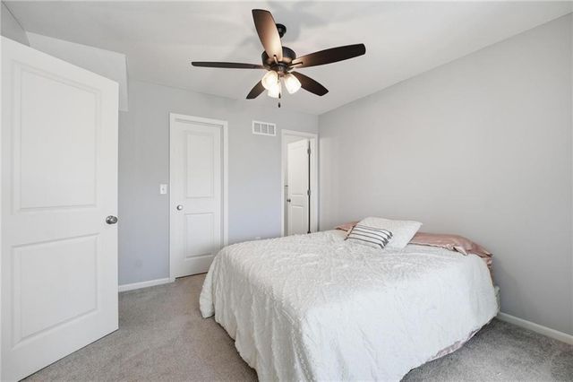 12104 E 68th Terrace, Kansas City, MO 64133