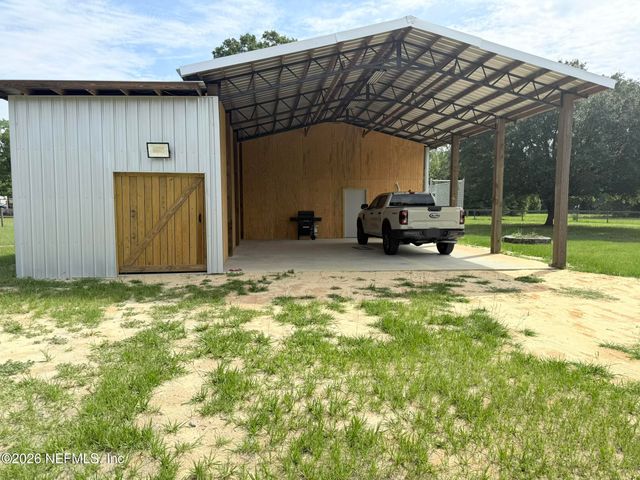 204 COMER Road, Palatka, FL 32177