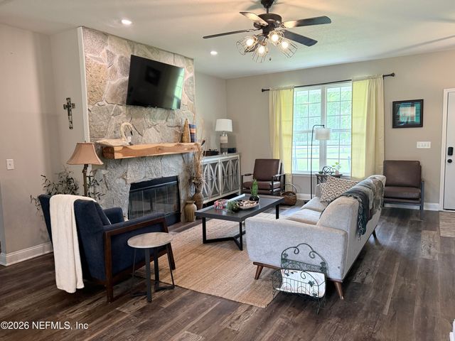 204 COMER Road, Palatka, FL 32177