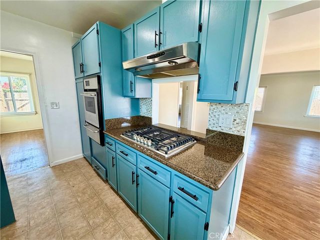 3011 Delta, Long Beach, CA 90810