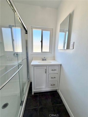3011 Delta, Long Beach, CA 90810