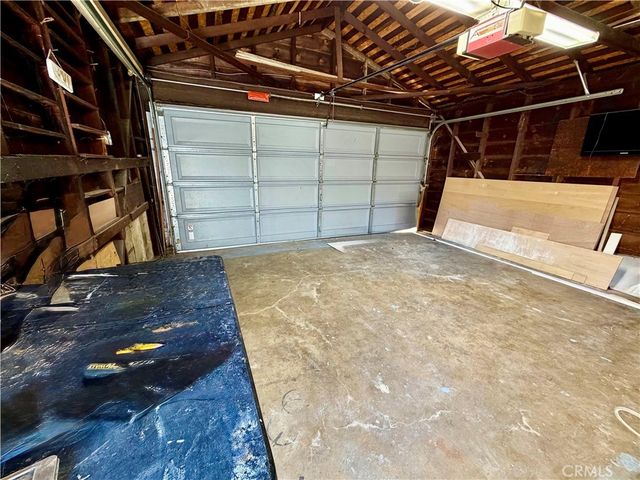 3011 Delta, Long Beach, CA 90810