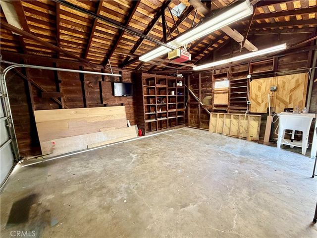 3011 Delta, Long Beach, CA 90810