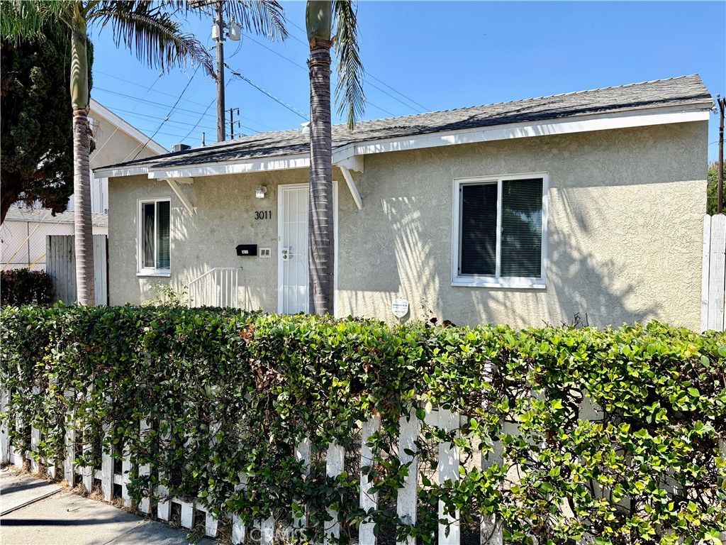 3011 Delta, Long Beach, CA 90810