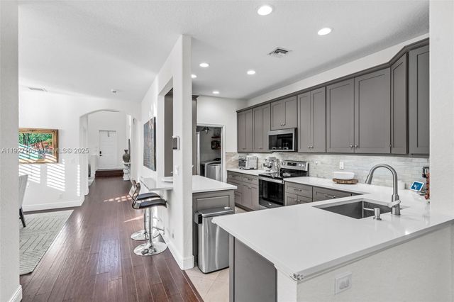 4272 N Magnolia Cir, Delray Beach, FL 33445