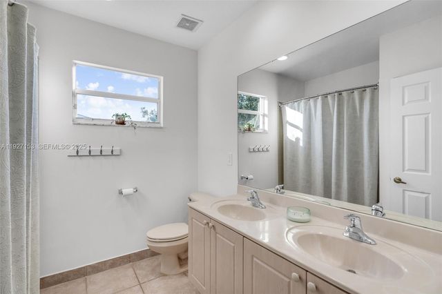 4272 N Magnolia Cir, Delray Beach, FL 33445