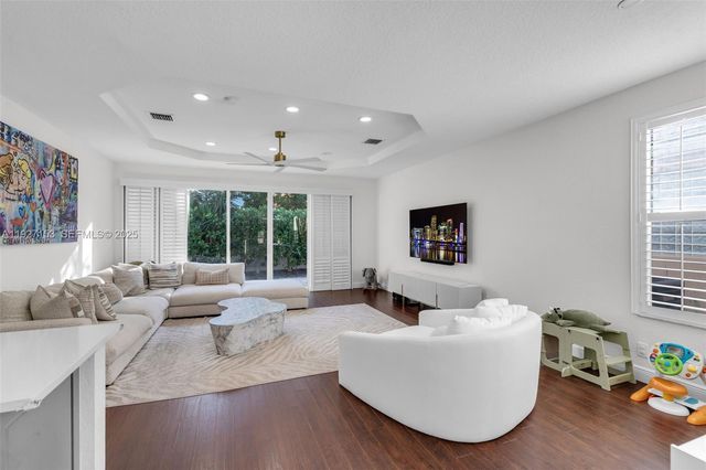 4272 N Magnolia Cir, Delray Beach, FL 33445