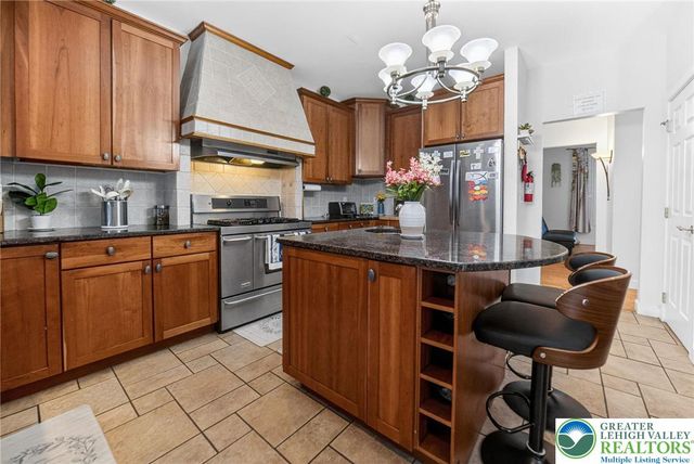 2588 Kings Mill Road, Hellertown Boro, PA 18055