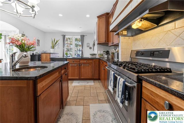 2588 Kings Mill Road, Hellertown Boro, PA 18055