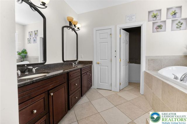 2588 Kings Mill Road, Hellertown Boro, PA 18055