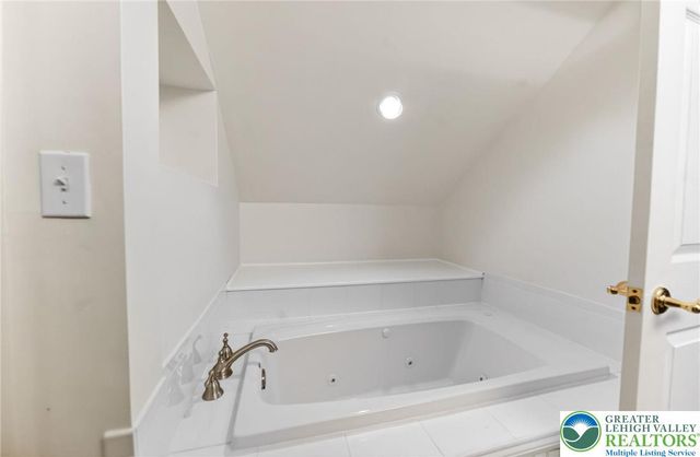 2588 Kings Mill Road, Hellertown Boro, PA 18055