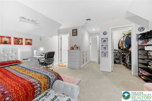 2588 Kings Mill Road, Hellertown Boro, PA 18055