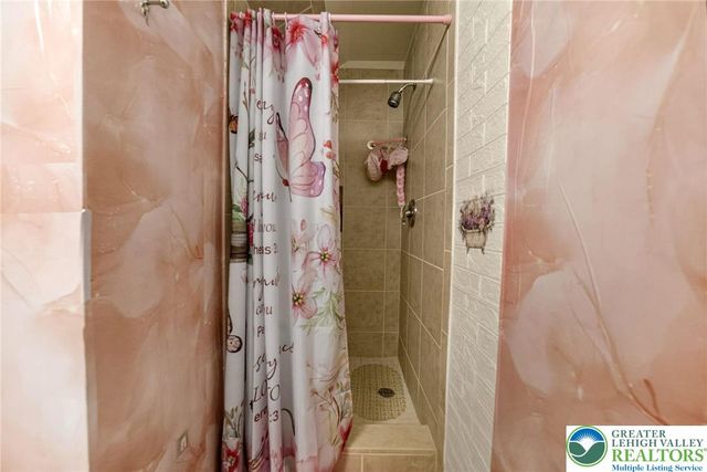 2588 Kings Mill Road, Hellertown Boro, PA 18055