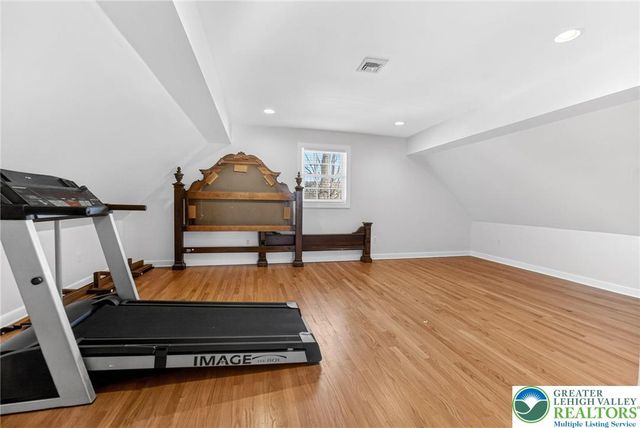 2588 Kings Mill Road, Hellertown Boro, PA 18055