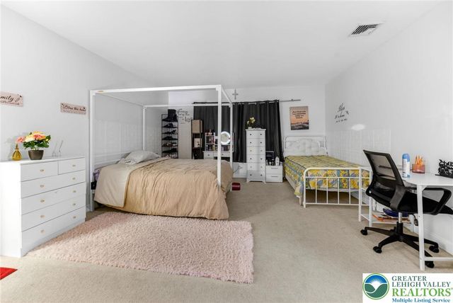 2588 Kings Mill Road, Hellertown Boro, PA 18055