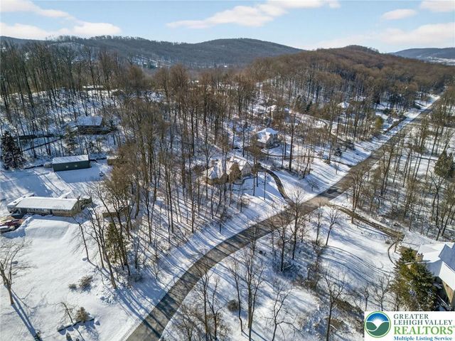 2588 Kings Mill Road, Hellertown Boro, PA 18055