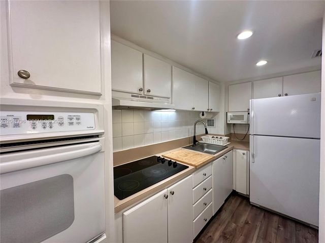 1200 W Ave 724 724, Miami Beach, FL 33139