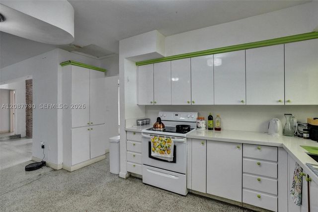 18500 NE 23rd Ct, Miami, FL 33180