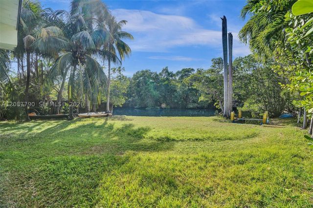 18500 NE 23rd Ct, Miami, FL 33180