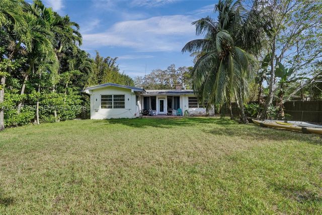 18500 NE 23rd Ct, Miami, FL 33180