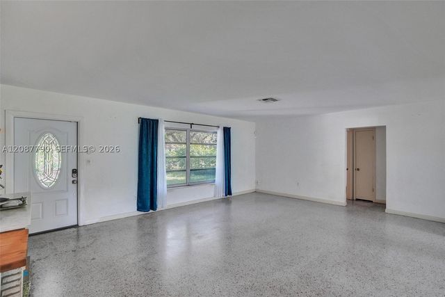 18500 NE 23rd Ct, Miami, FL 33180