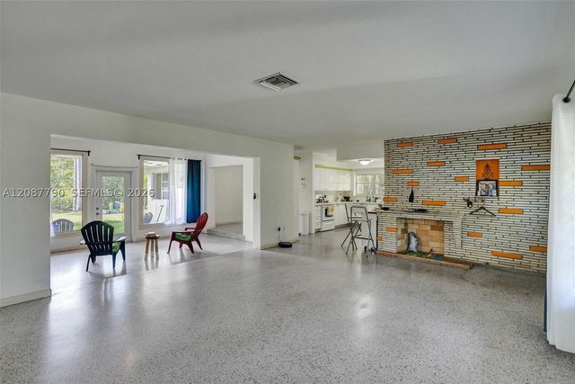 18500 NE 23rd Ct, Miami, FL 33180
