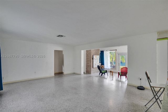 18500 NE 23rd Ct, Miami, FL 33180