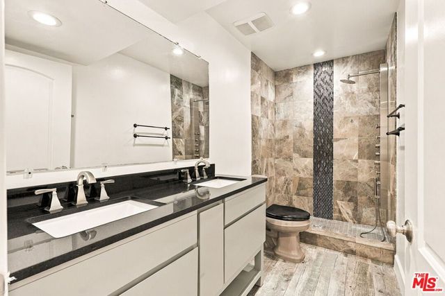 13632 Valerio Street 4, Los Angeles, CA 91405