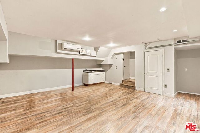 13632 Valerio Street 4, Los Angeles, CA 91405