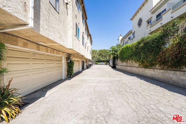13632 Valerio Street 4, Los Angeles, CA 91405