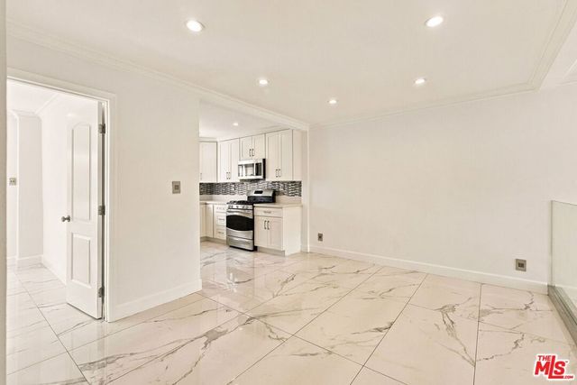 13632 Valerio Street 4, Los Angeles, CA 91405