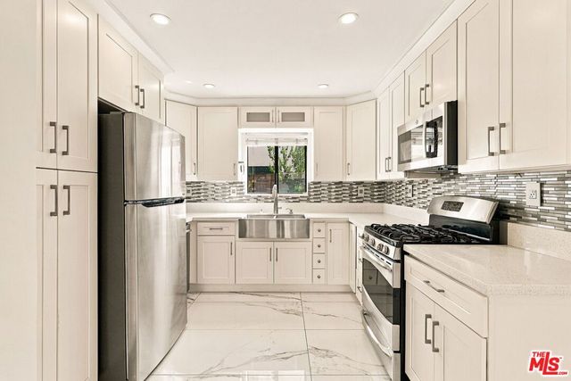 13632 Valerio Street 4, Los Angeles, CA 91405