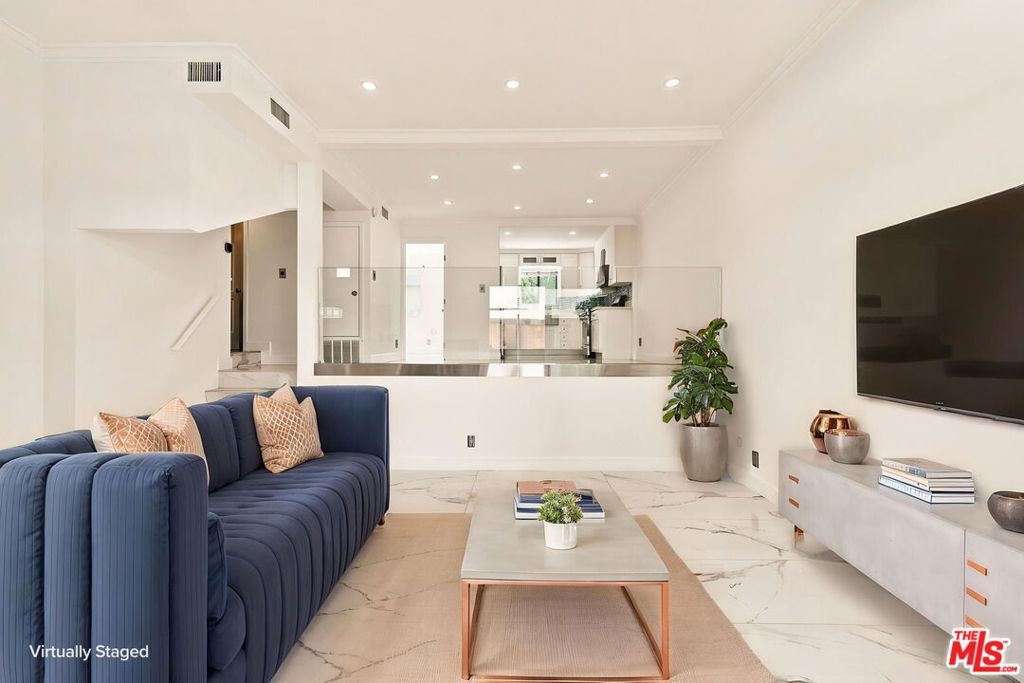 13632 Valerio Street 4, Los Angeles, CA 91405