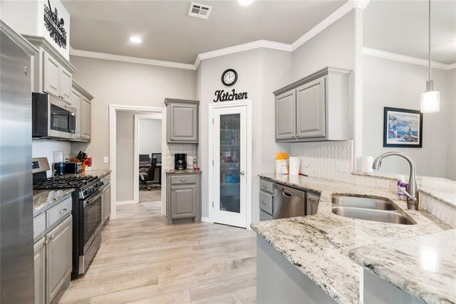 1728 W Zachary Way, Mustang, OK 73064