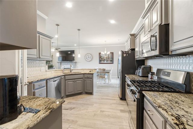 1728 W Zachary Way, Mustang, OK 73064