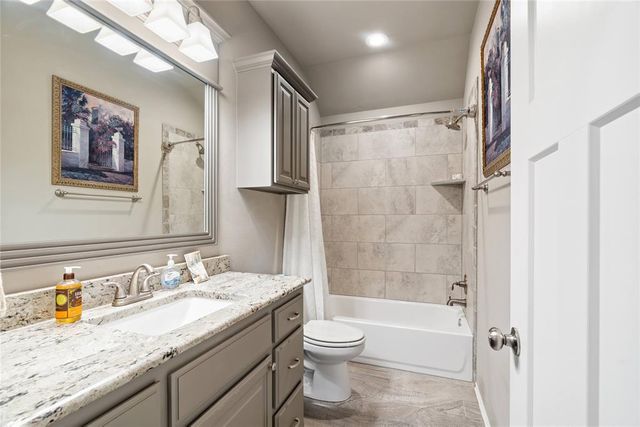 1728 W Zachary Way, Mustang, OK 73064