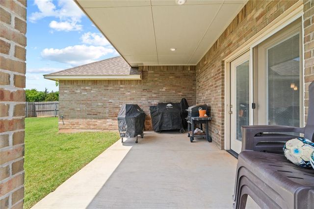 1728 W Zachary Way, Mustang, OK 73064