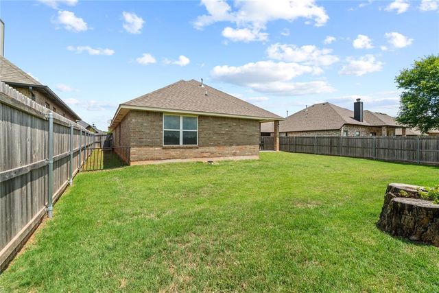 1728 W Zachary Way, Mustang, OK 73064