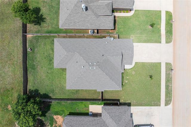 1728 W Zachary Way, Mustang, OK 73064