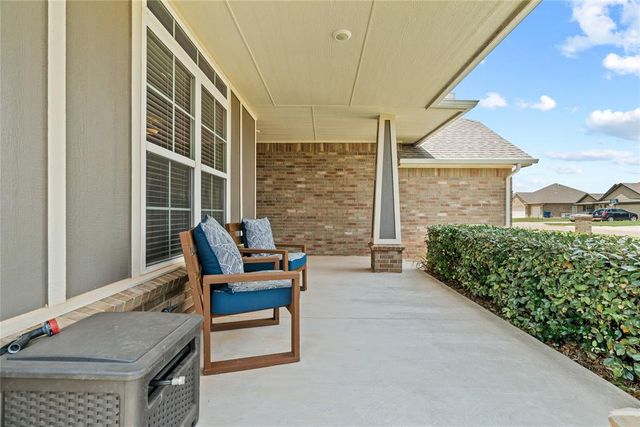 1728 W Zachary Way, Mustang, OK 73064