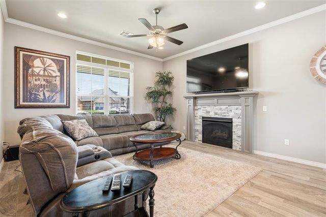 1728 W Zachary Way, Mustang, OK 73064