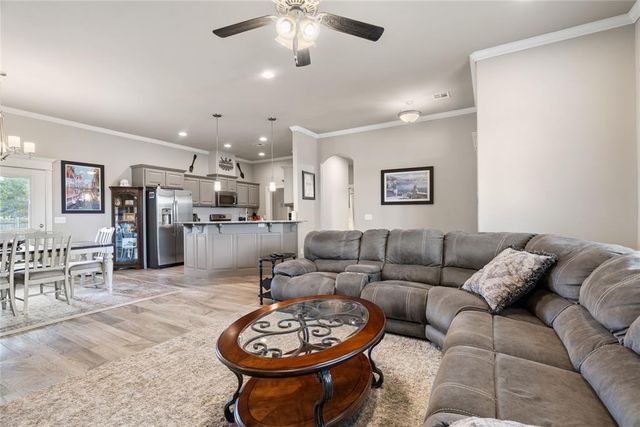 1728 W Zachary Way, Mustang, OK 73064