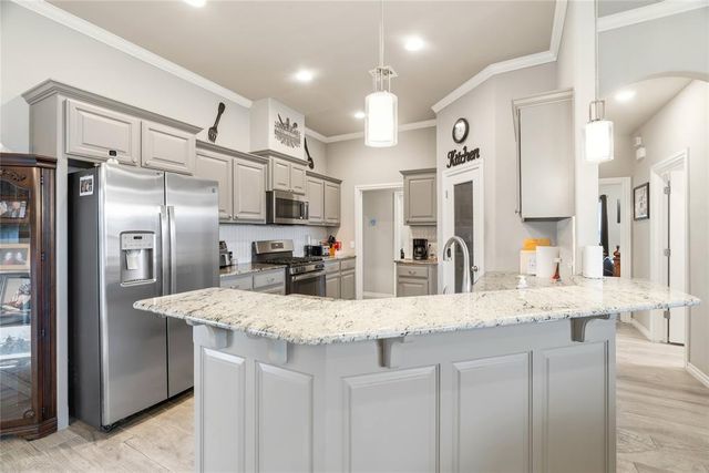 1728 W Zachary Way, Mustang, OK 73064