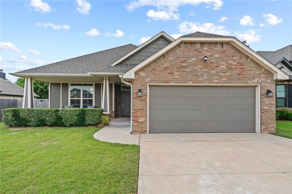 1728 W Zachary Way, Mustang, OK 73064
