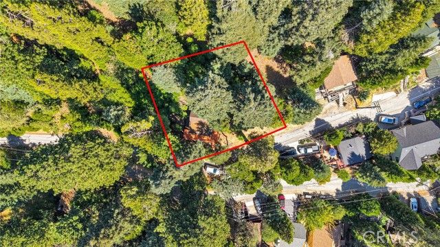 739 Lake Drive, Lake Arrowhead, CA 92385