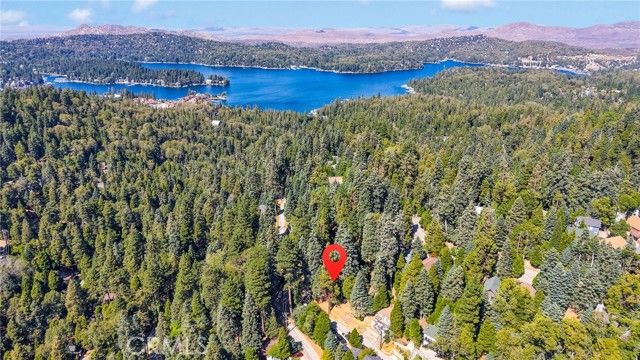 739 Lake Drive, Lake Arrowhead, CA 92385