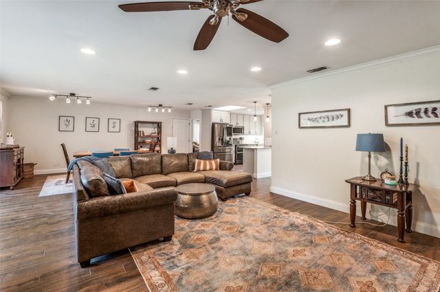 3208 Whitehall Drive, Dallas, TX 75229